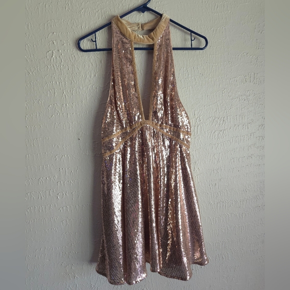 Free People Dresses & Skirts - Free People Gold Sequin Halter Mini Dress